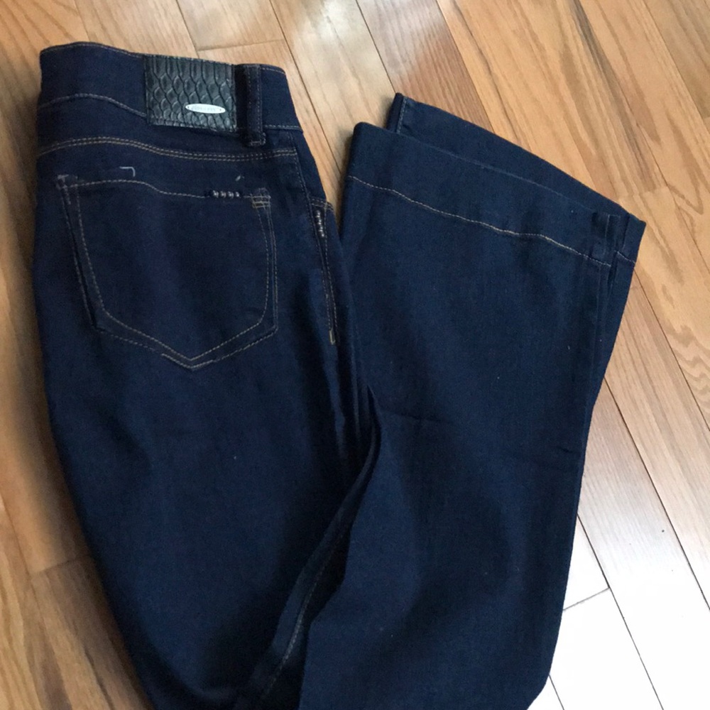Dollhouse low cut flare size 9